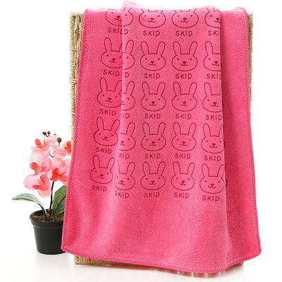 Une serviette en microfibre épaissie avec une tête de lapin adorable pour un toucher doux