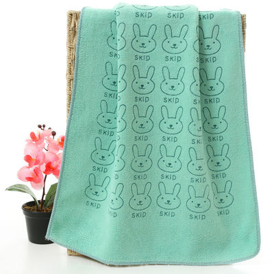 Une serviette en microfibre épaissie avec une tête de lapin adorable pour un toucher doux