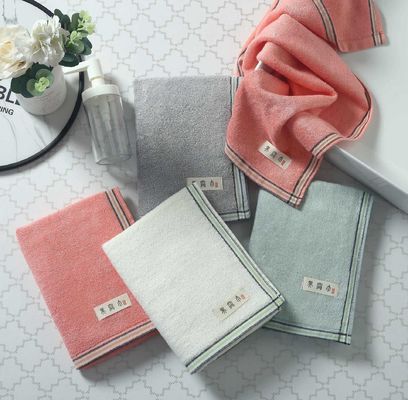 Bamboo Fiber Towel Soft Absorbent Beauté en serviette avec boîte à cadeaux Style populaire et plus