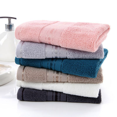 Améliorez votre expérience de spa du visage avec une serviette en coton de couleur solide de 34*34 cm