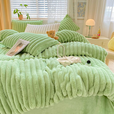 Améliorez votre jeu de couchette avec le couvercle de couette en peluche de lapin chaud