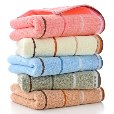 Groupe d'âge enfant Broderie en coton Tissu de lavage du visage doux pour l'absorption des serviettes ménagères