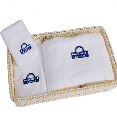 Temps de livraison 7-15 jours Logo personnalisé 100% coton Blanc serviettes d'hôtel pour salle de bain