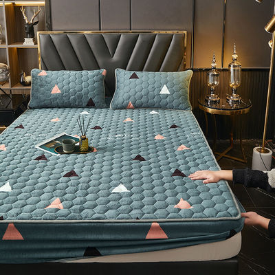 Couverture de lit de luxe chaud 3 pièces de velours de lait couverture de lit avec couleur personnalisée