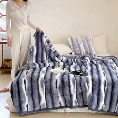 Vêtements de taille supérieure portés sur le corps entier Sweatshirt couverture télévision en flanelle Vêtement en laine Hoodie couverture avec manche