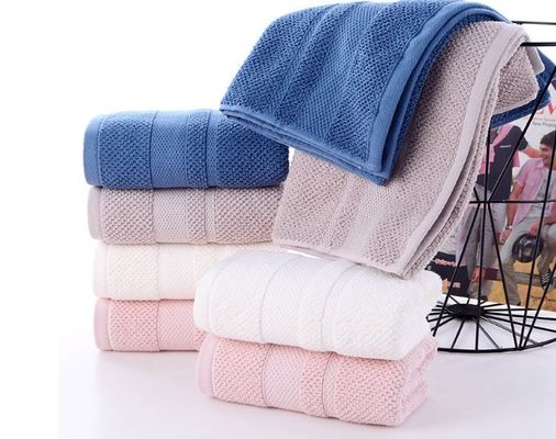 Accueil Antibactérien Fabricants de serviettes en coton avec absorbant doux et tissu épais