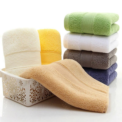 Couleur personnalisée de luxe brodée à motif rayé ensemble de serviettes de bain pour la maison hôtel spa