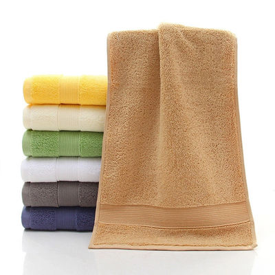 Couleur personnalisée de luxe brodée à motif rayé ensemble de serviettes de bain pour la maison hôtel spa