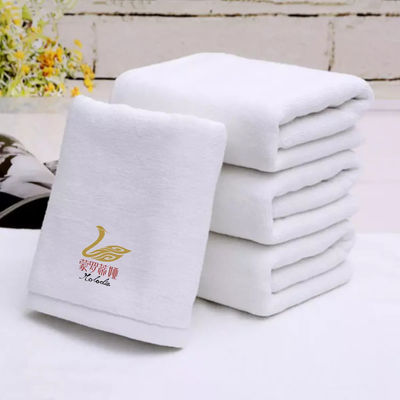 Luxe 100% coton blanc bain serviette à main et visage ensemble avec logo brodé personnalisé 70 * 140cm