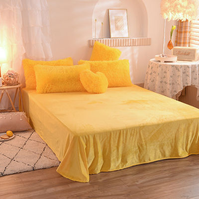 Découvrez le confort ultime avec le logo personnalisé de la couverture de couette en velours à quatre pièces