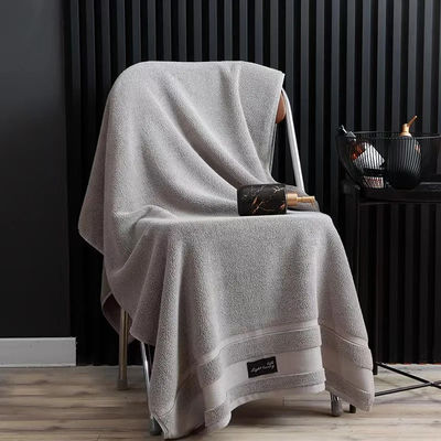 Ensemble de serviettes d'hôtel de luxe en coton pur avec motif à rayures épaisses et design jacquard
