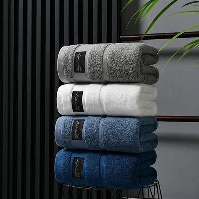 Ensemble de serviettes d'hôtel de luxe brodé épais rayé modèle Jacquard ensemble de serviettes de bain pour l'hôtel