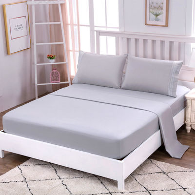 Super taille du roi Solid Microfiber draps de lit ensemble avec tissu tissé et service OEM