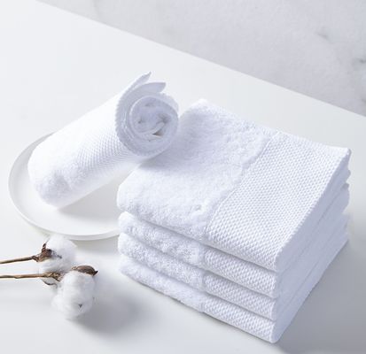 Hôtel blanc sur mesure exclusivement pour une serviette de bain épaissie 100% absorbant le coton