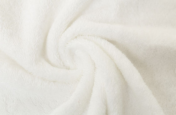 Découvrez le meilleur de la maison et du spa de l' hôtel avec notre ensemble de serviettes de bain en coton blanc