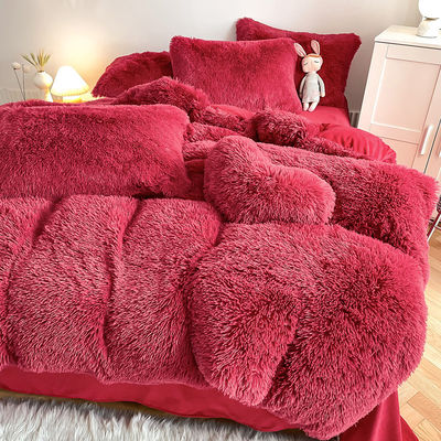 Dans la couleur rouge chaud de la visque de velours de cristal lit ensemble pour l'hiver Lit couverture de lit