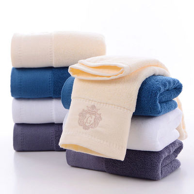 Logo personnalisé Broderie serviettes en coton blanc Puri coton serviette adsorbante douce pour hôtel