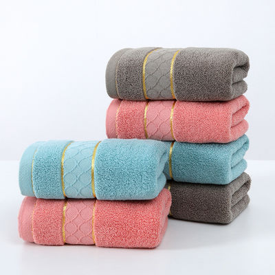 Souple et absorbant 600gm coton égyptien de luxe Plain Blanc serviette pour le bain d'hôtel