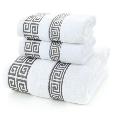 Des serviettes à main et à visage en coton peigné pur et en eau de bain de 30*30cm 35*75cm et 70*140cm