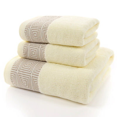 Des serviettes à main et à visage en coton peigné pur et en eau de bain de 30*30cm 35*75cm et 70*140cm