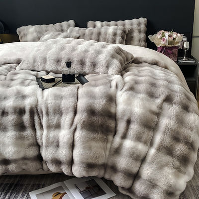 En hiver 2024 Super doux Ultra chaud à double face Mince lapin fourrure velours Fluffy Plush Lit ensemble 4 pièces