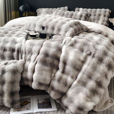 En hiver 2024 Super doux Ultra chaud à double face Mince lapin fourrure velours Fluffy Plush Lit ensemble 4 pièces