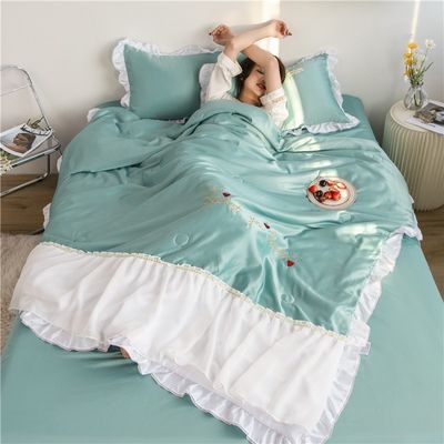 Lache de lit en soie de luxe brodée, couette remplie douce et respirante 2024