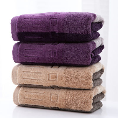 Découvrez le luxe du coton pur avec cet ensemble de serviettes de bain en tissage simple durable