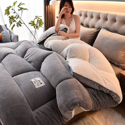 Ensemble de literie personnalisé avec couette en laine d'agneau épaissie et logo personnalisé