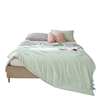 Couverture de couverture d'été en microfibre avec la soie de bambou populaire en couleur personnalisée