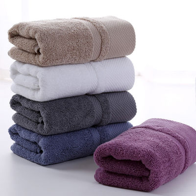 Logo personnalisé Longues serviettes en coton pour les hôtels Douces absorbant et flexible