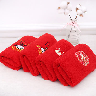 Des serviettes à ongles en coton tricoté doux pour mariage