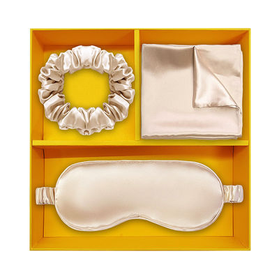 Des couvertures de cheveux en soie de luxe et un coussin parfait pour votre routine de beauté.