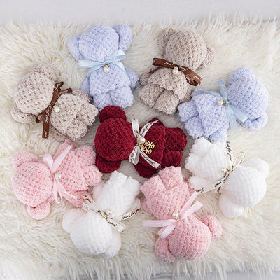 Une serviette d'ours d'ananas de couleur personnalisée en laine de corail Une serviette de main pour tous les âges Cadeau d'anniversaire