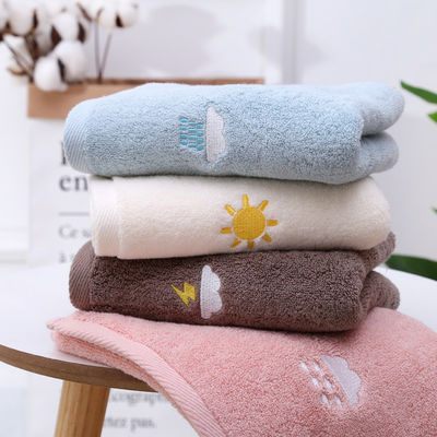 Taille personnalisée pour tous les âges Embroidery Logo serviette en coton pour hommes femmes serviettes épaisses douces COLORE SOLID