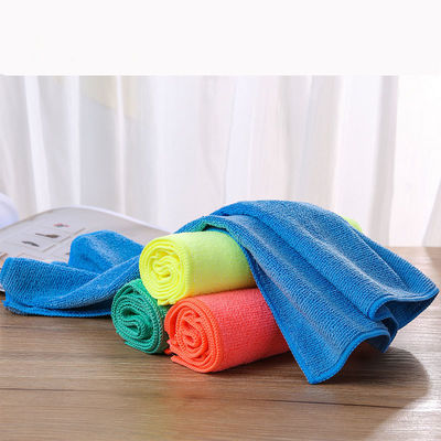Solution de nettoyage durable 40x40 Tissu de nettoyage en microfibre coloré détaillé pour voiture