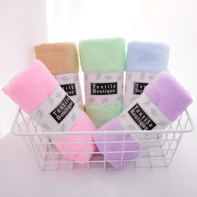 Tous les groupes d'âge peuvent profiter de notre serviette en laine de corail sèche pour le nettoyage doux et le bain