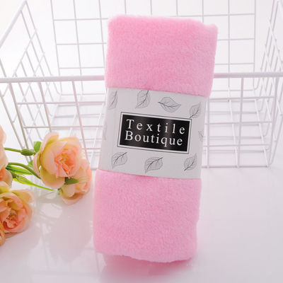 Tous les groupes d'âge peuvent profiter de notre serviette en laine de corail sèche pour le nettoyage doux et le bain