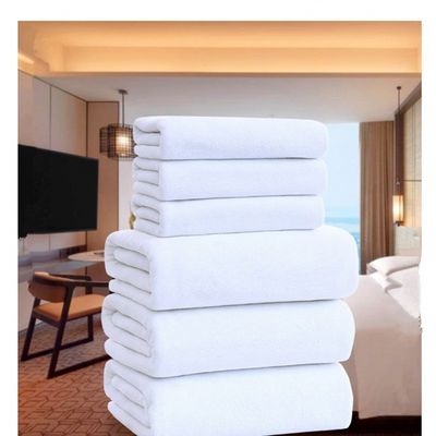 Les serviettes ménagères et les serviettes de salle de bain de l'hôtel en coton pur 35*75 70*140 pour les salles de bains de l'hôtel