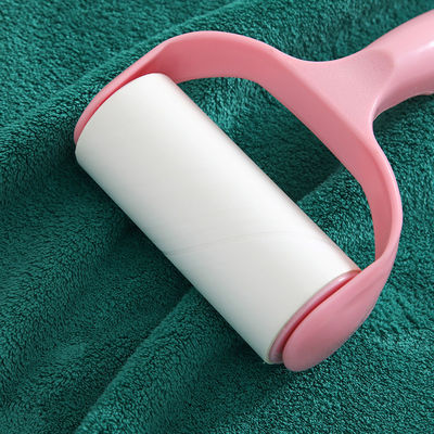 Accompagné de cadeau à la main Une serviette de Noël douce et absorbante en velours de corail pour l'année
