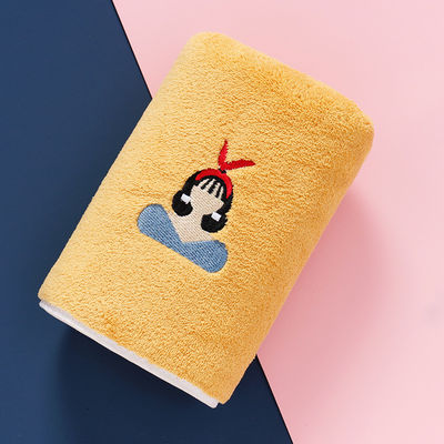 Option de matériau en microfibre Luxe personnaliser le logo Broderie Hôtel Set cadeau serviette de bain