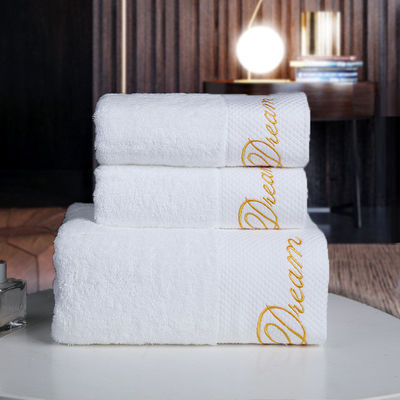 Des serviettes en coton pur pour les hôtels et les ménages avec un logo personnalisé en blanc