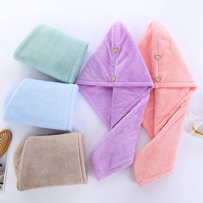 Une serviette personnalisée pour cheveux de couleur solide en tissu absorbant doux pour séchage rapide et épaississement
