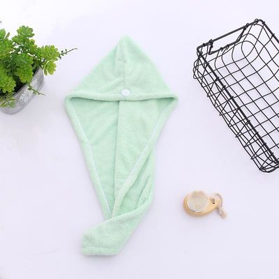 Une serviette personnalisée pour cheveux de couleur solide en tissu absorbant doux pour séchage rapide et épaississement