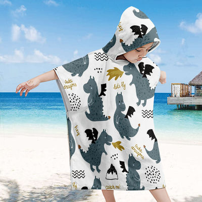 Des motifs d'impression d'animaux. Une serviette de plage en microfibre pour les enfants.