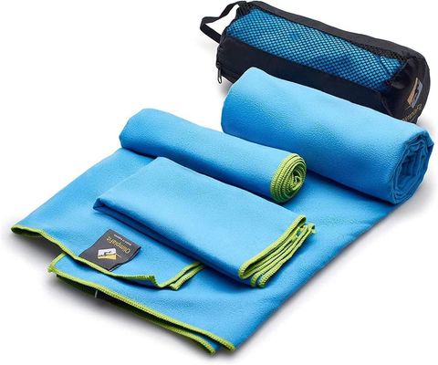 Une serviette de plage en microfibre personnalisée avec absorbance rapide et dessin imprimé