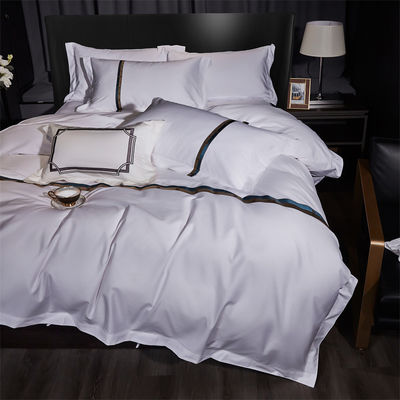 Maison sur mesure 100% coton satin Large bande 60s Jet Blanc Broderie Couverture de lit de luxe