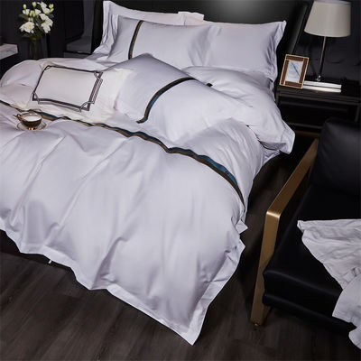 Maison sur mesure 100% coton satin Large bande 60s Jet Blanc Broderie Couverture de lit de luxe