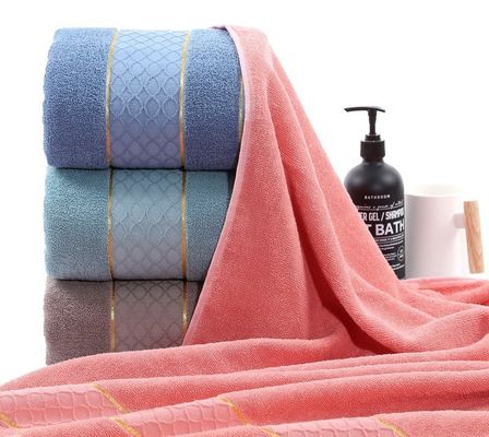 Une serviette de nettoyage du visage blanche 100% coton à haute absorption pour la maison/hôtel/sport/voyage/cadeau