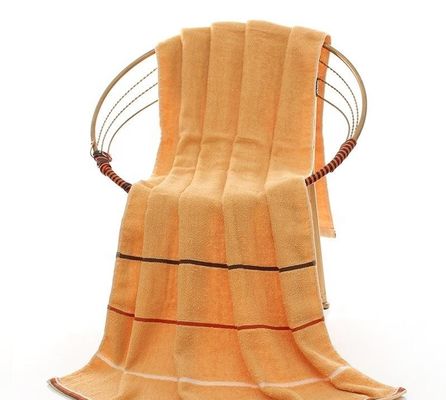 Toutes les tranches d'âge 70*140 cm Large serviette de bain en coton pur avec une excellente absorption de l'eau